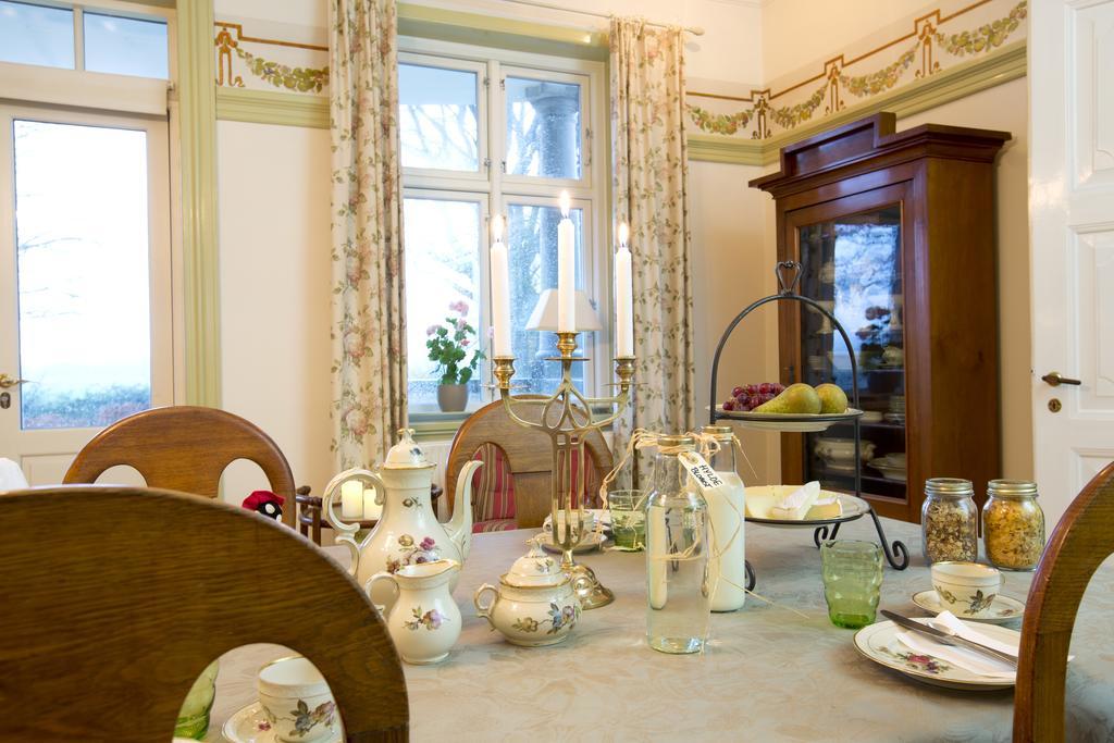 Tiendegaarden Mons Klint Bed & Breakfast